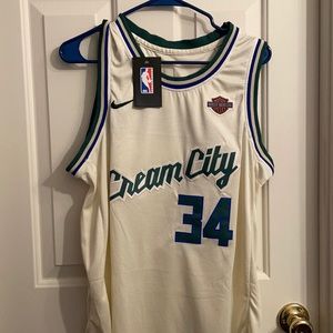 Brand new Milwaukee bucks jersey!